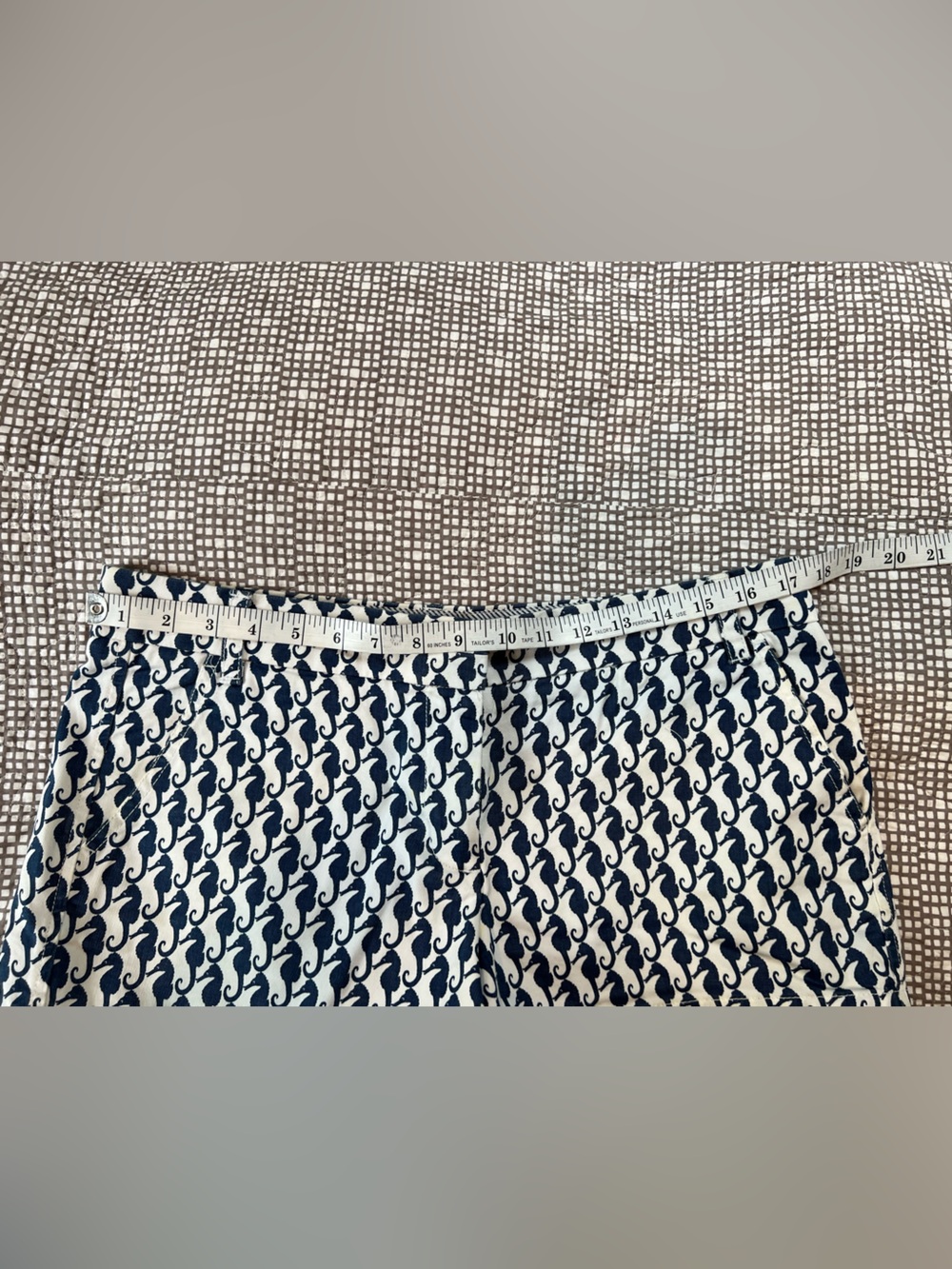 JCrew Chino shorts, Navy and White Seahorses 🐟, 3-inch inseam, Size 10 - Picture 3 of 7